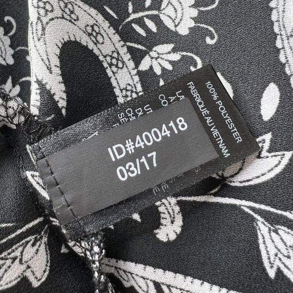 Express Black & White Floral Paisley Short Sleeve Lightweight Keyhole Top Sz L - Picture 10 of 10